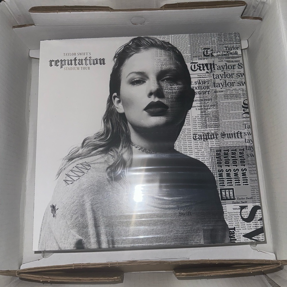 Brand New Taylor Swift Reputation Tour VIP Box
